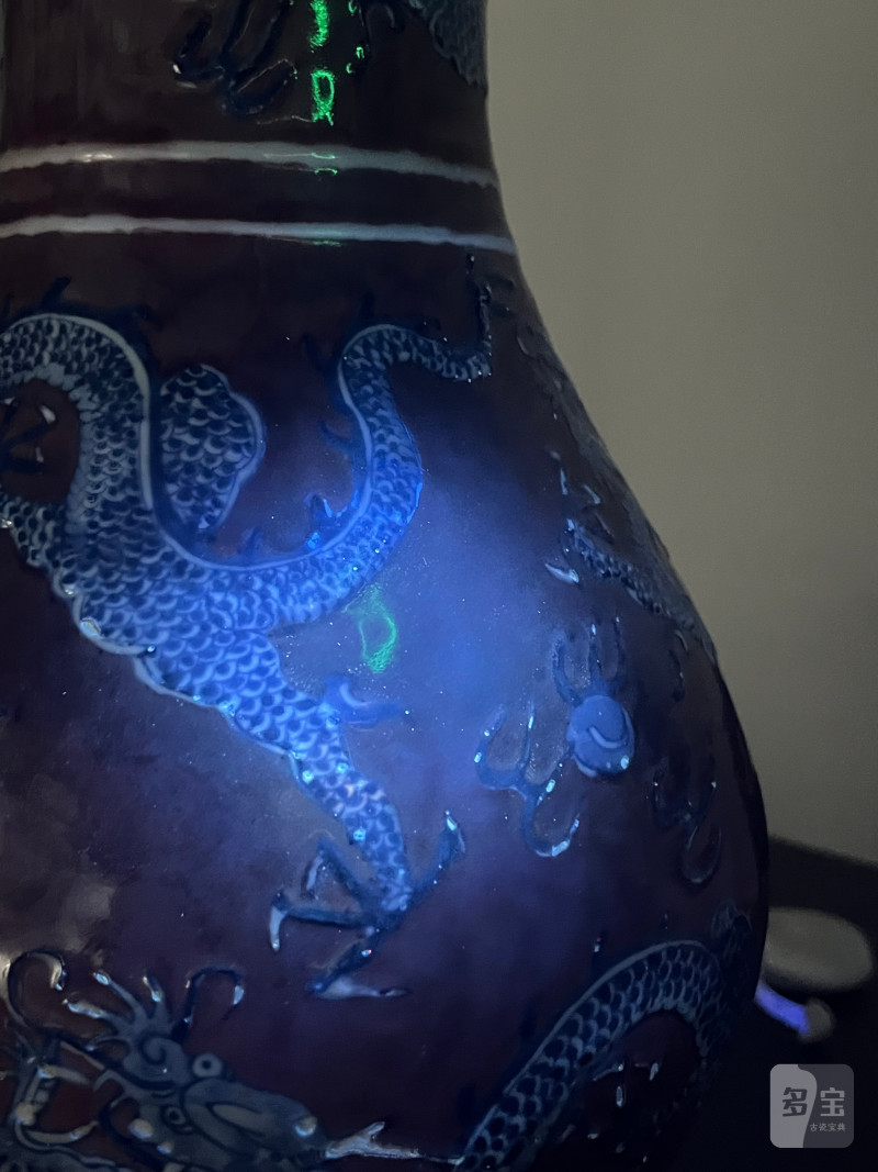 清康熙  青花釉里红堆塑云龙纹琵琶尊 - 图23
